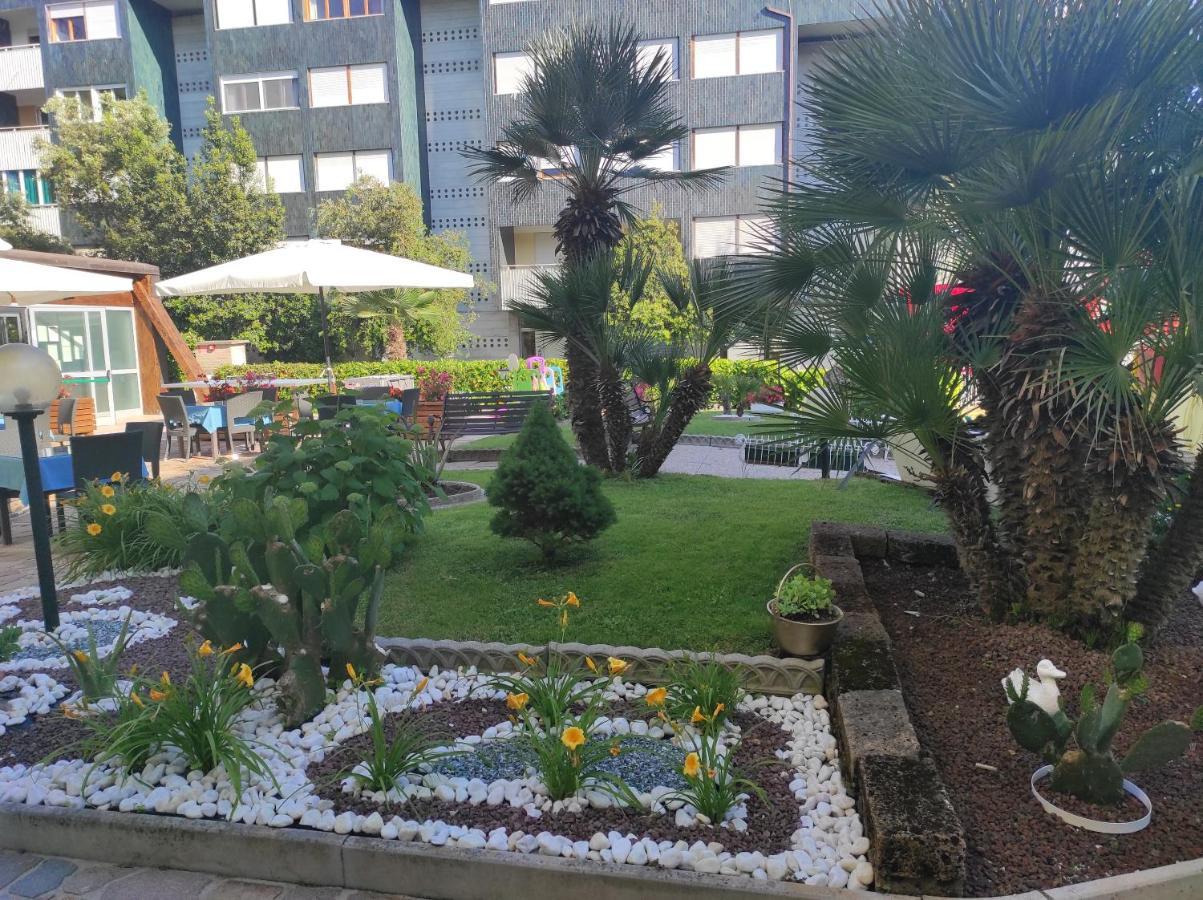 Hotel Ai Pini Grado Bagian luar foto