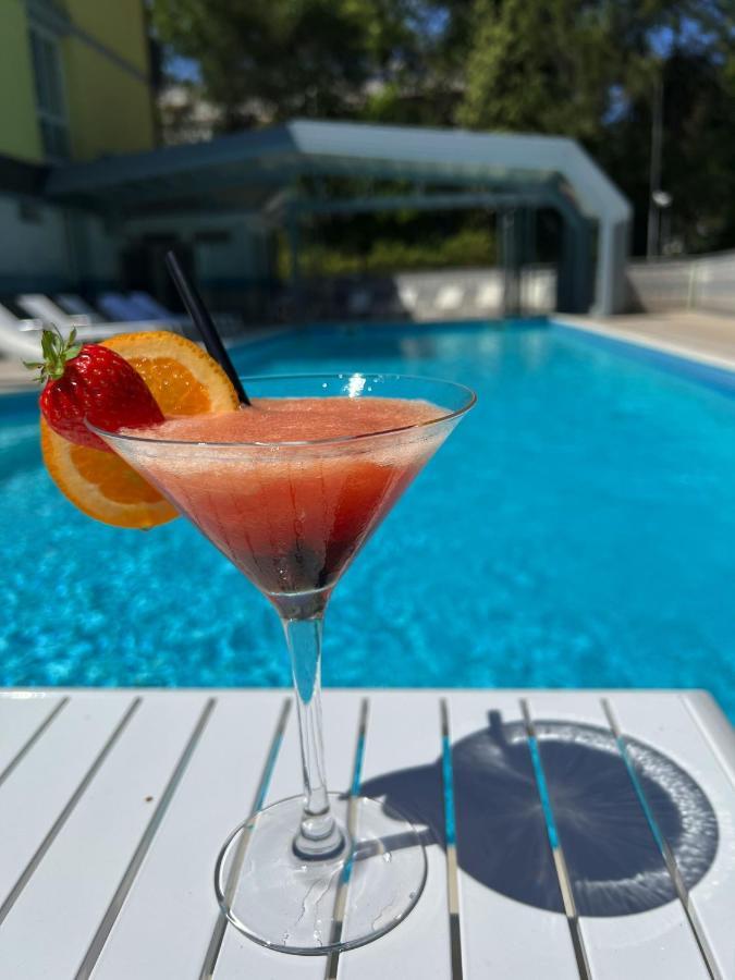 Hotel Ai Pini Grado Bagian luar foto