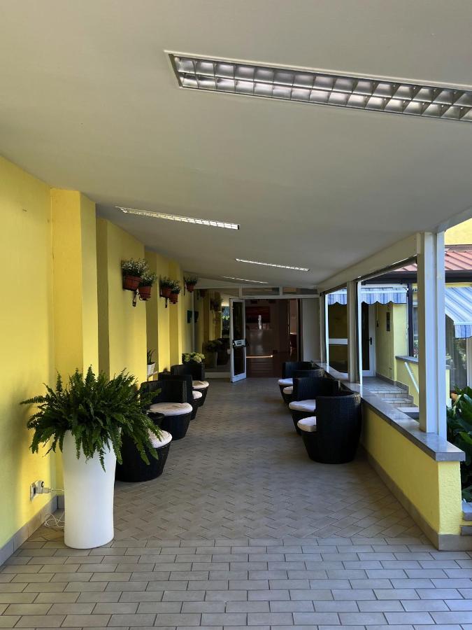 Hotel Ai Pini Grado Bagian luar foto