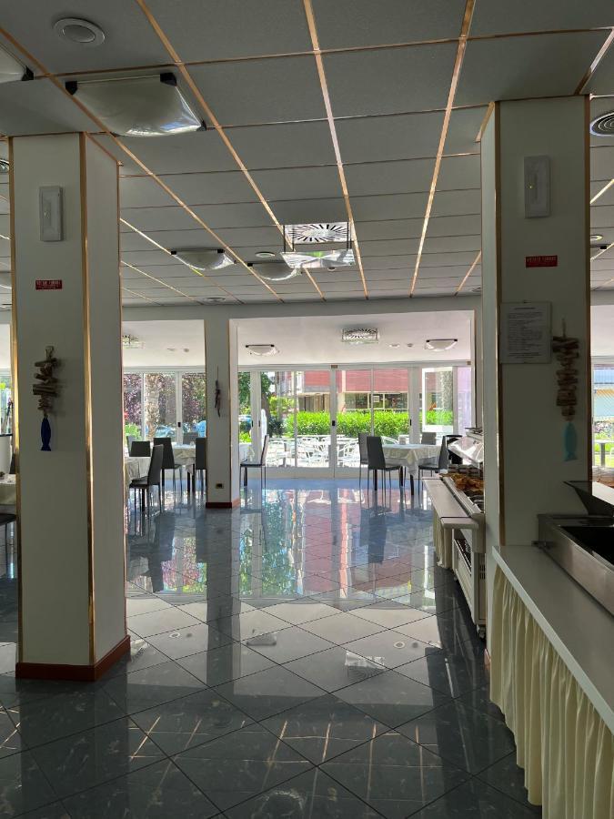 Hotel Ai Pini Grado Bagian luar foto