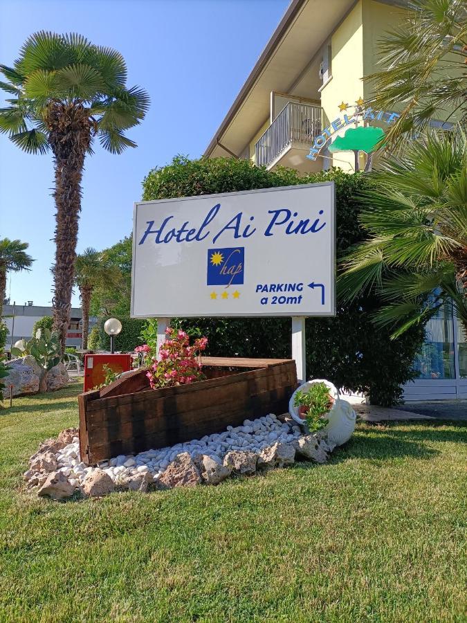 Hotel Ai Pini Grado Bagian luar foto