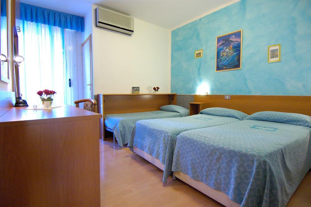 Hotel Ai Pini Grado Bagian luar foto